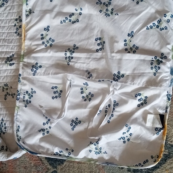 Cynthia Rowley Blue and Yellow Floral Twin Quilt - Picture 6 of 8